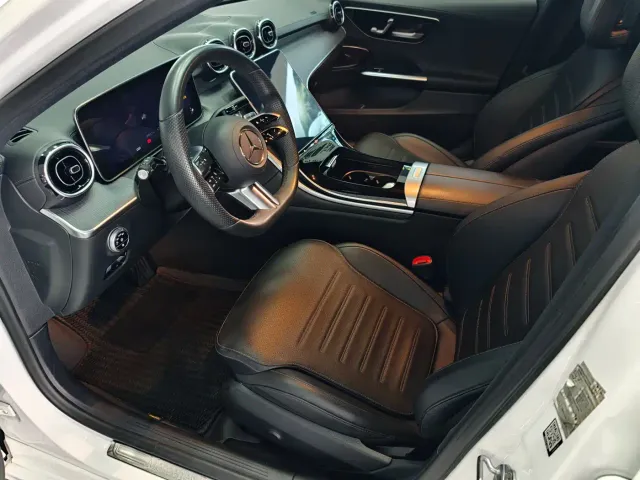 Mercedes-Benz C-Class — Фото автомобиля 12
