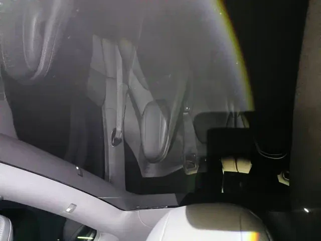 Tesla Model Y L — Фото автомобиля 14
