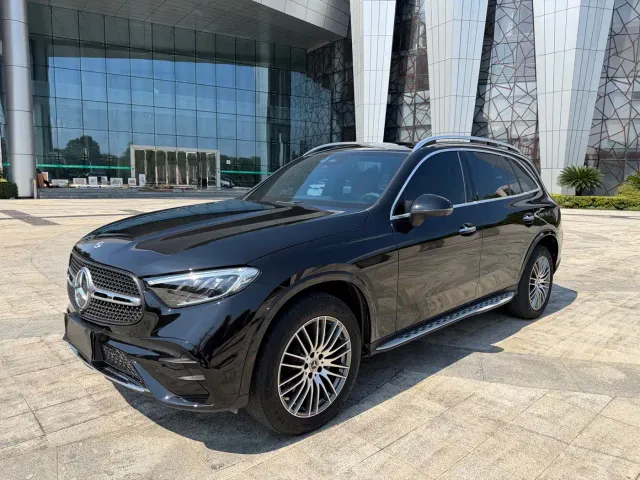 Фотография автомобиля — Mercedes-Benz GLC-Class