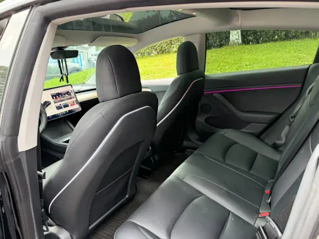 Tesla Model 3 — Фото автомобиля 11