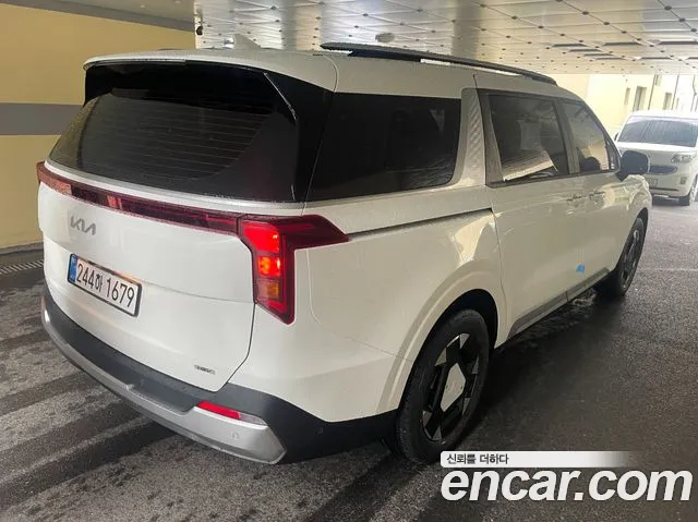 Kia Canival — Фото автомобиля 6