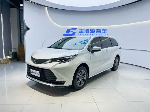 Фотография автомобиля — Toyota Sienna