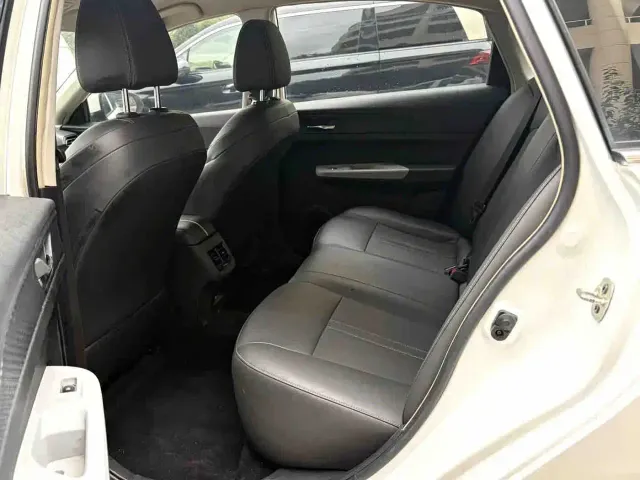 Dongfeng Fengshen E70 — Фото автомобиля 6