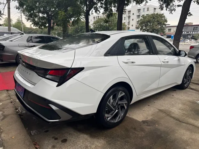 Hyundai Elantra — Фото автомобиля 7