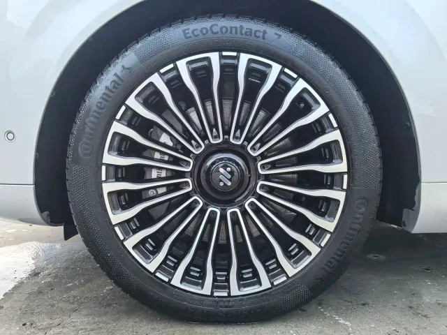 IM Motors LS8 — Фото автомобиля 18