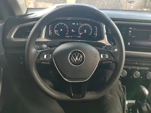 Volkswagen T-Roc — Фото автомобиля 10