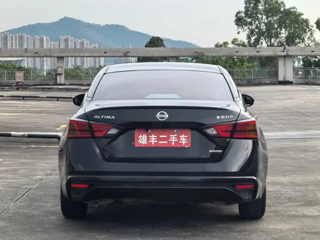 Nissan Teana — Фото автомобиля 14