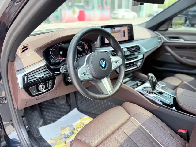 BMW 5 Series — Фото автомобиля 15