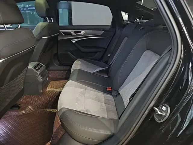 Audi A6L — Фото автомобиля 12