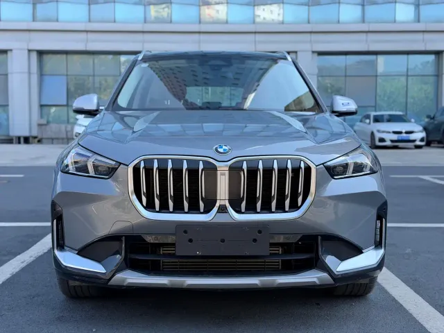 BMW X1 — Фото автомобиля 2