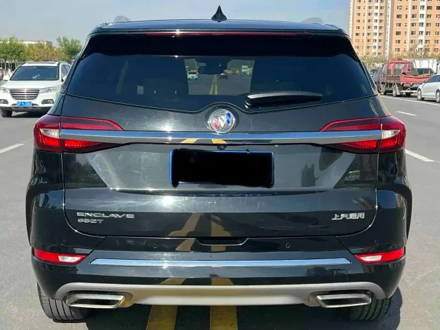 Buick Enclave — Фото автомобиля 8