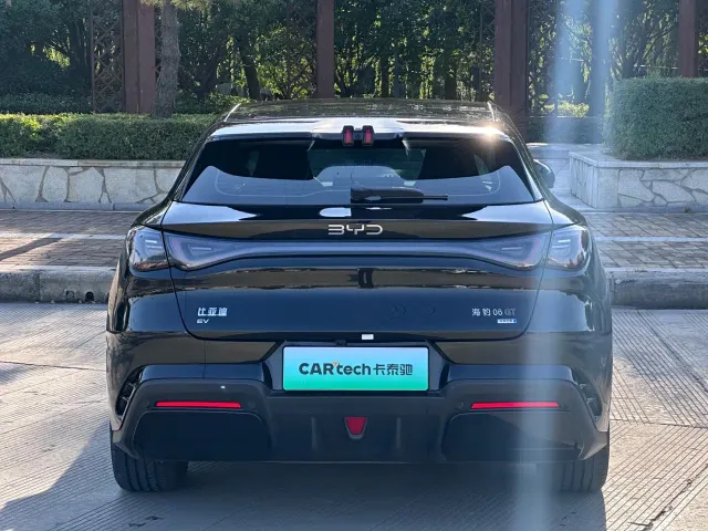 BYD Seal 06 GT — Фото автомобиля 7