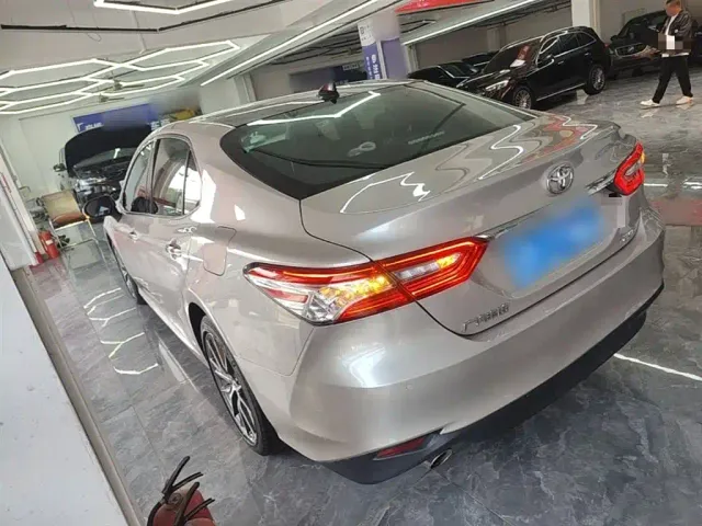 Toyota Camry — Фото автомобиля 4