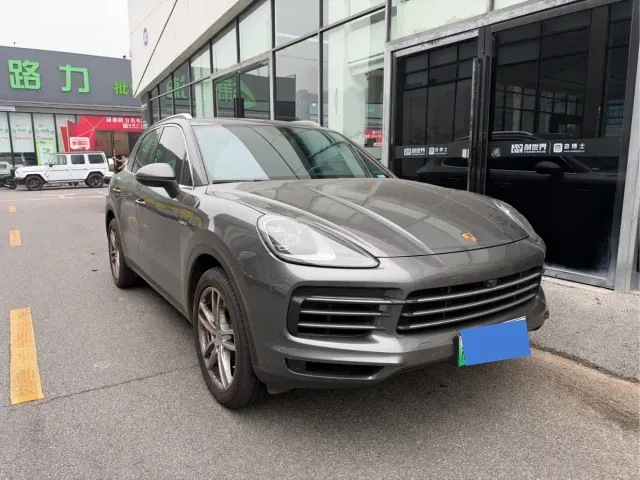 Porsche Cayenne — Фото автомобиля 3