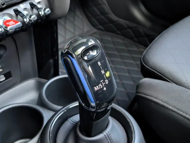 MINI Hatch — Фото автомобиля 16