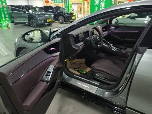 Denza Z9GT — Фото автомобиля 15