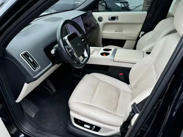 Li Auto L8 — Фото автомобиля 3