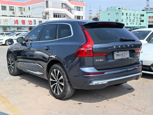 Volvo XC60 — Фото автомобиля 4