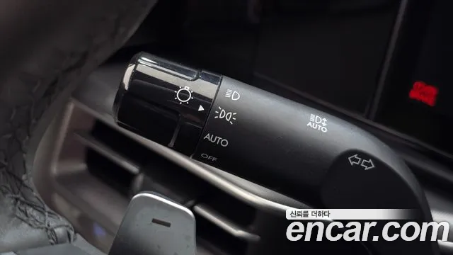 Hyundai Grandeur Grandeur (GN7) 2.5 Бензин 2WD — Фото автомобиля 30