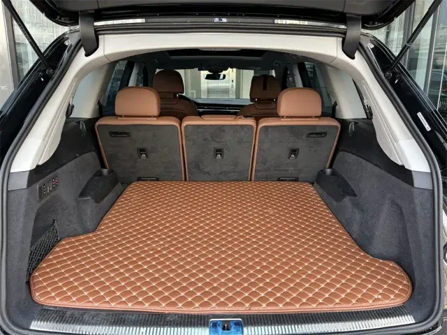 Audi Q7 — Фото автомобиля 9