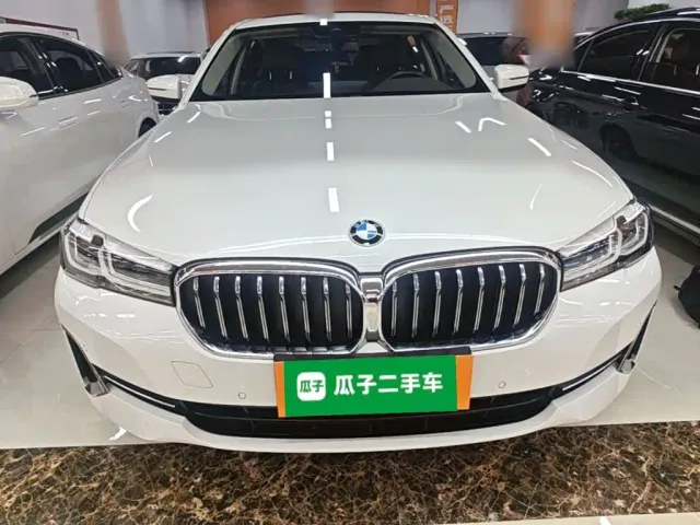 BMW 5 Series — Фото автомобиля 2