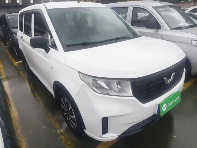 Wuling Hongguang Plus — Фото автомобиля 3