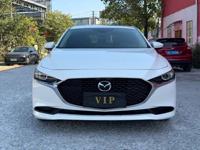Mazda Axela — Фото автомобиля 3