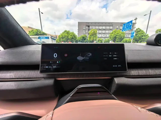 Nio EC6 — Фото автомобиля 14