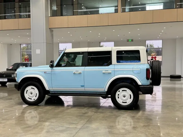 Ford Bronco — Фото автомобиля 7