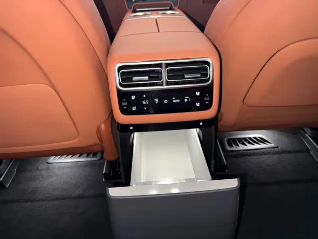 Li Auto L7 — Фото автомобиля 13