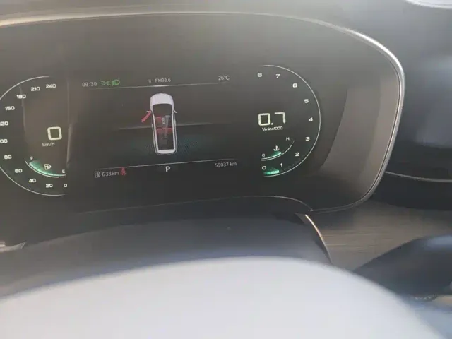 Roewe iMAX8 — Фото автомобиля 4