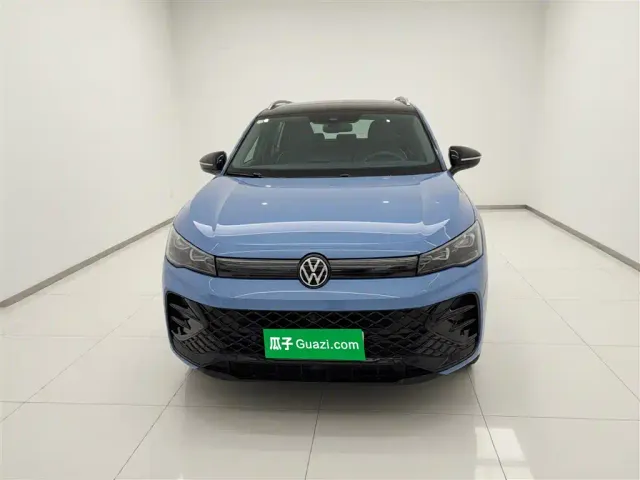 Volkswagen Tiguan L — Фото автомобиля 2