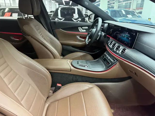 Mercedes-Benz E-Class — Фото автомобиля 21
