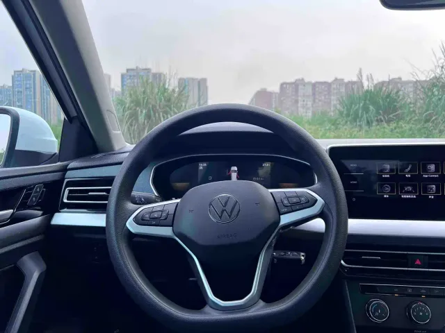 Volkswagen Lavida — Фото автомобиля 9