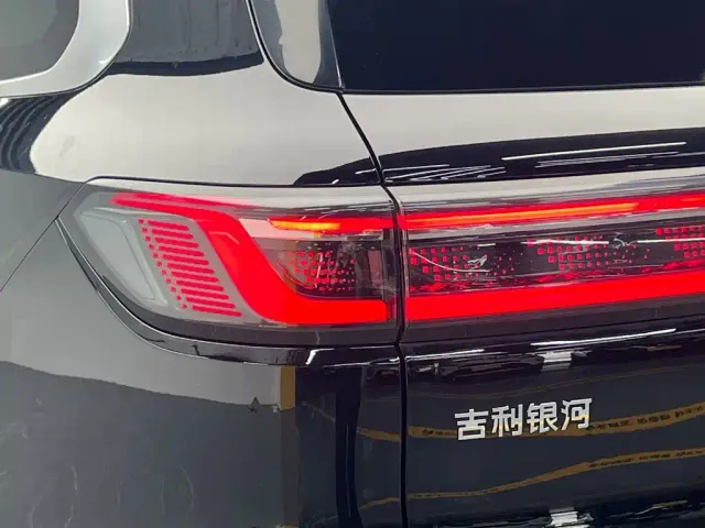 Geely Galaxy M9 — Фото автомобиля 12
