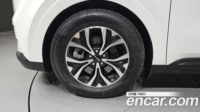 Kia Canival — Фото автомобиля 5