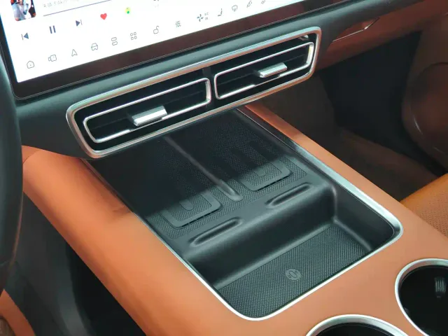 Li Auto Li Xiang L9 2024 Model Ultra — Фото автомобиля 6