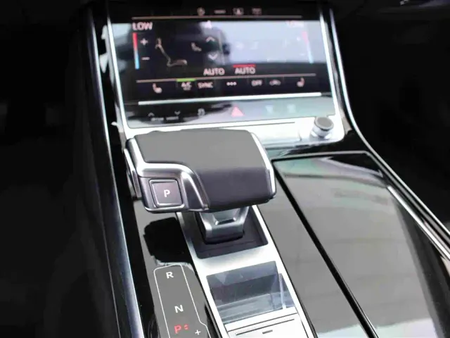Audi A8 — Фото автомобиля 11