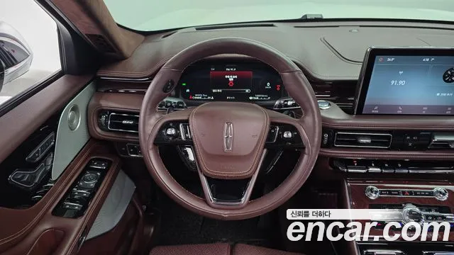 Lincoln Aviator 2nd Gen — Фото автомобиля 19