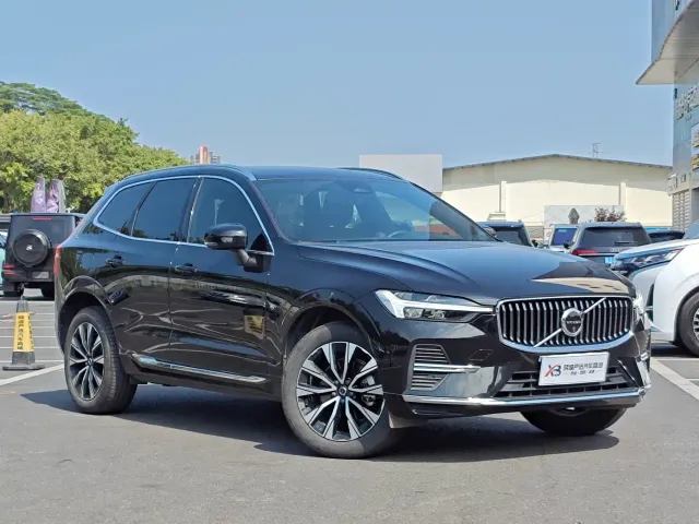 Volvo XC60 — Фото автомобиля 3