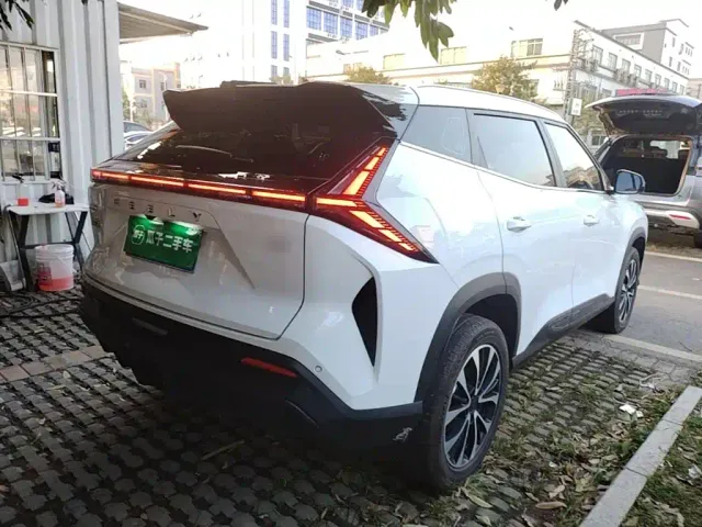 Geely Boyue — Фото автомобиля 6