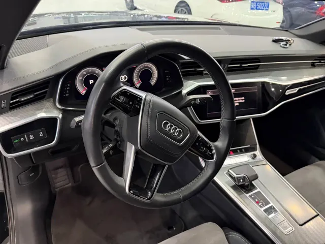 Audi A6L — Фото автомобиля 9