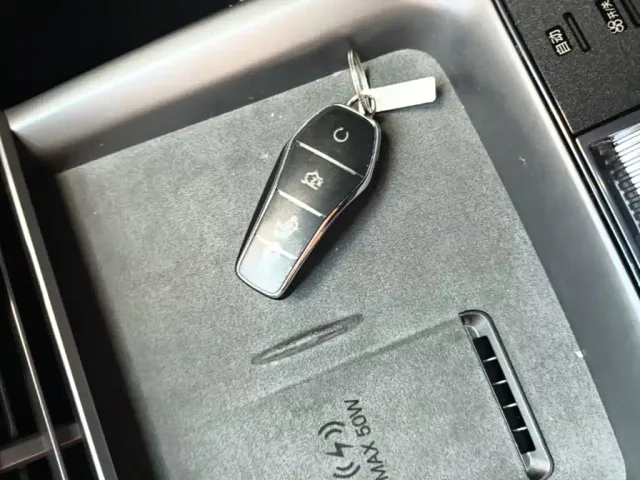 BYD Seal 07 DM-i — Фото автомобиля 8