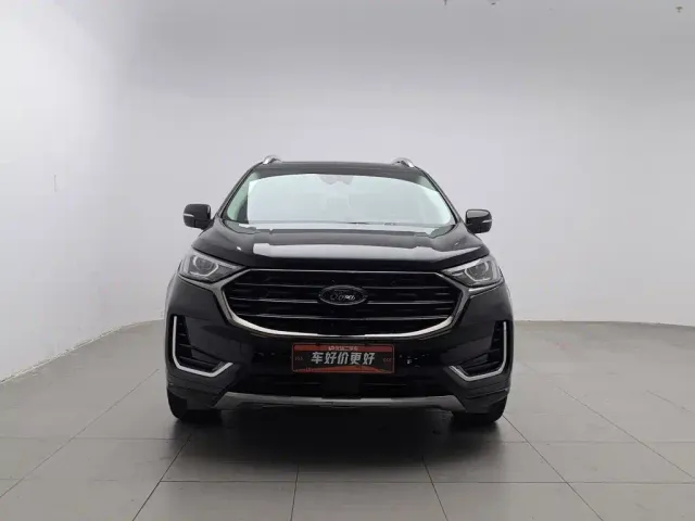 Ford Edge — Фото автомобиля 3