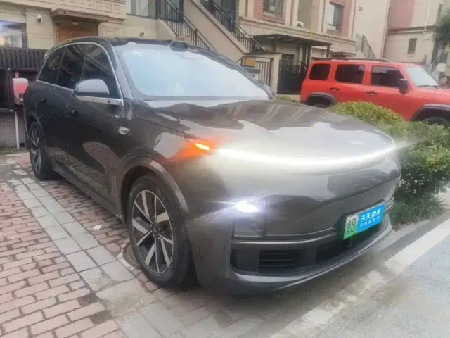 Li Auto L8 — Фото автомобиля 3