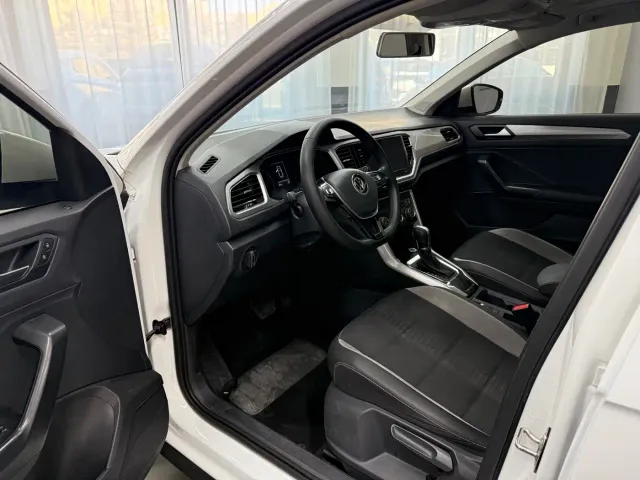 Volkswagen T-Roc — Фото автомобиля 12