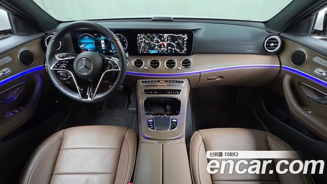 Mercedes-Benz E-Class — Фото автомобиля 7