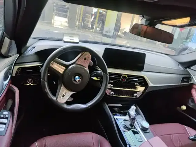 BMW 5 Series — Фото автомобиля 3