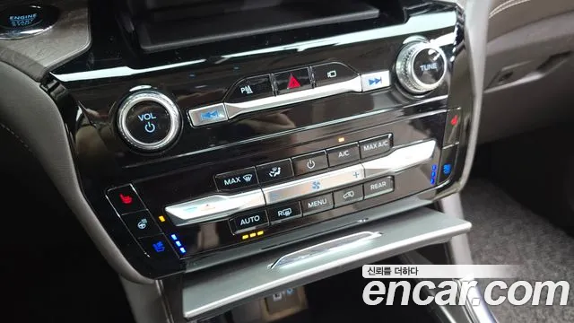 Ford Explorer Explorer 6 поколение 3.0 Platinum 4WD — Фото автомобиля 30