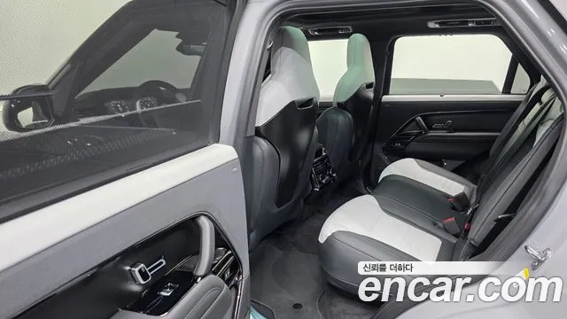 Land Rover Range Rover Sport — Фото автомобиля 12